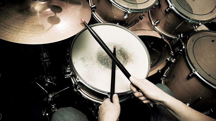 corso collettivo di percussioni e batteria
